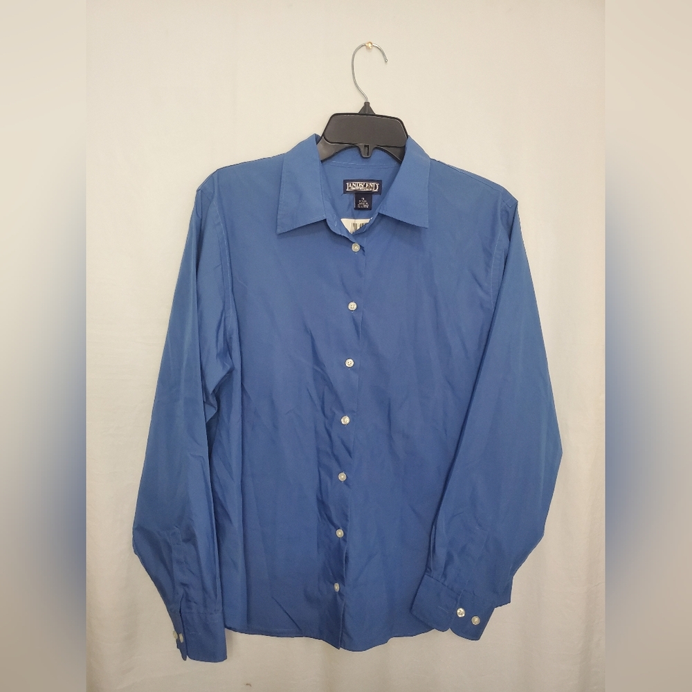 Women’s Lands’ End Blue Button Down Shirt Size 16 Petite